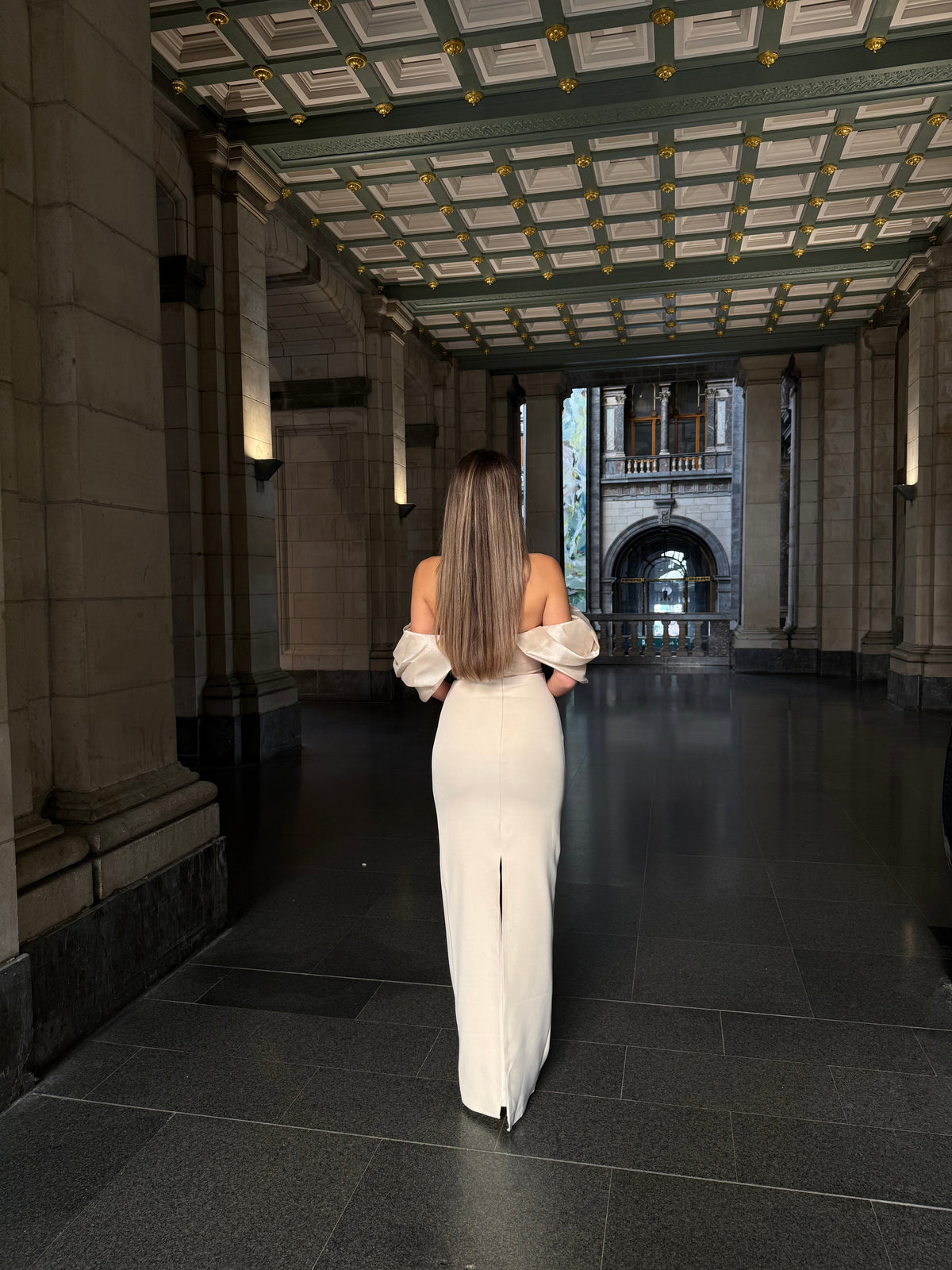 The Coco dress beige