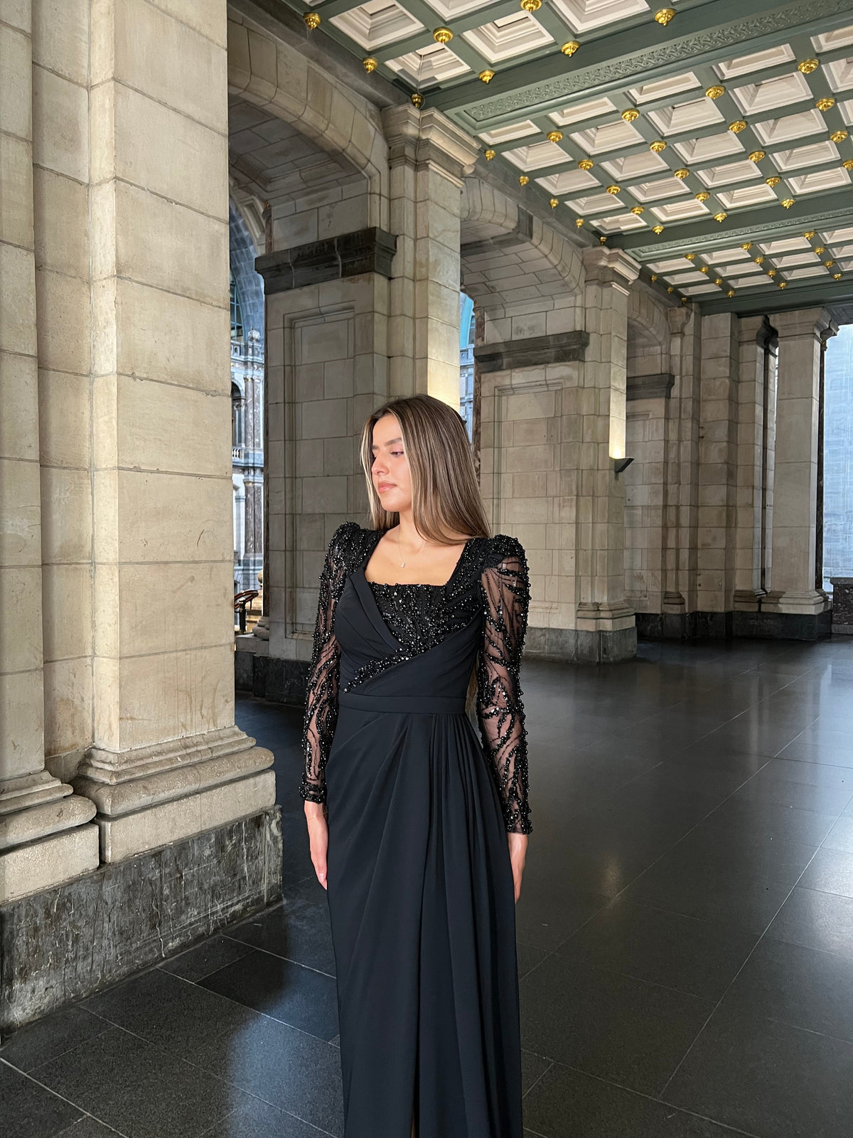 The Ardila dress black