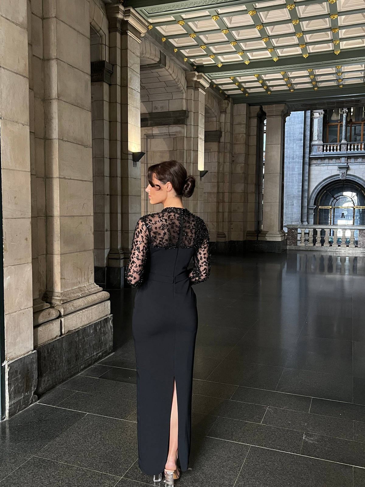 The Darla dress black