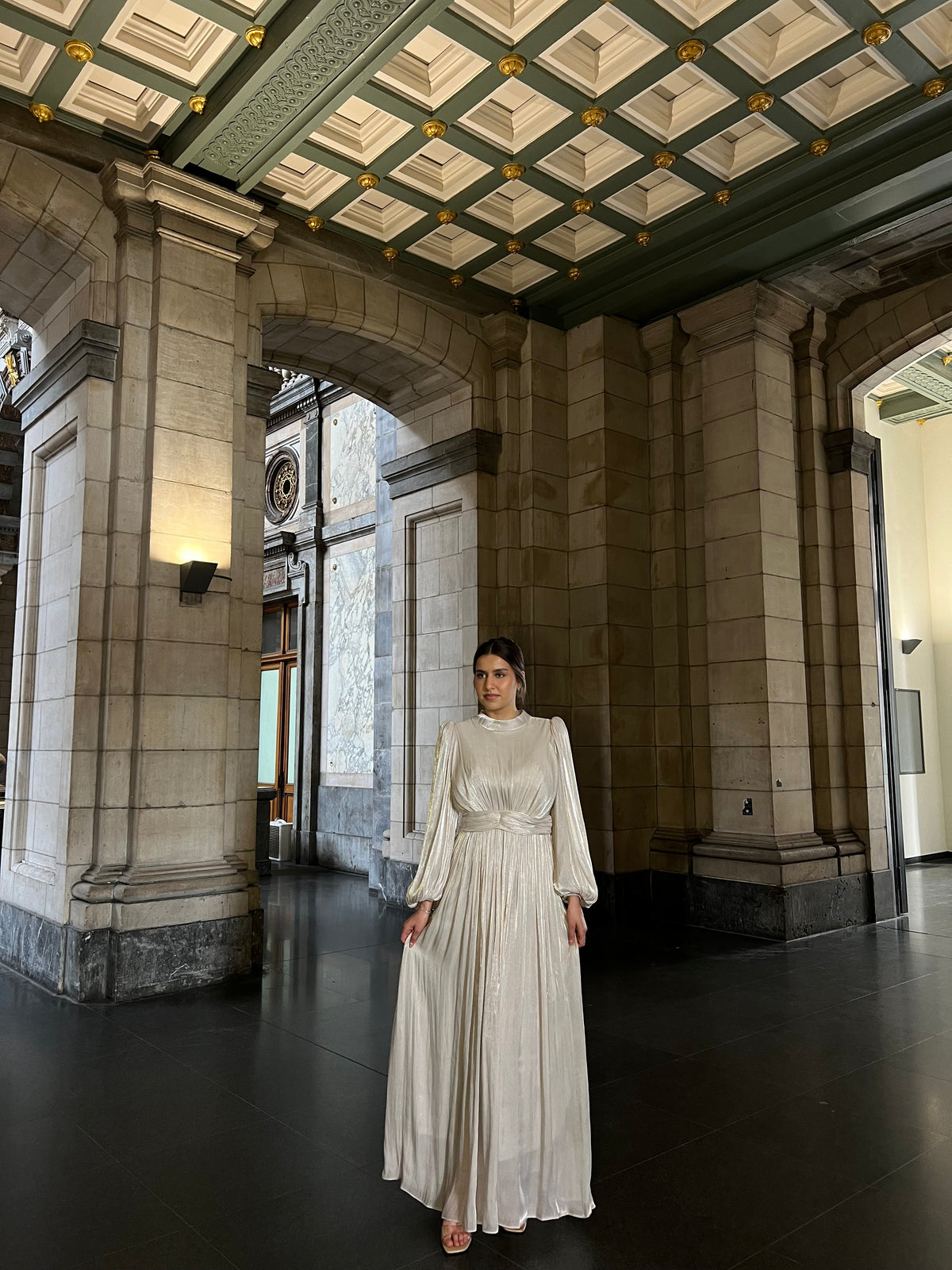 The Aylena dress beige