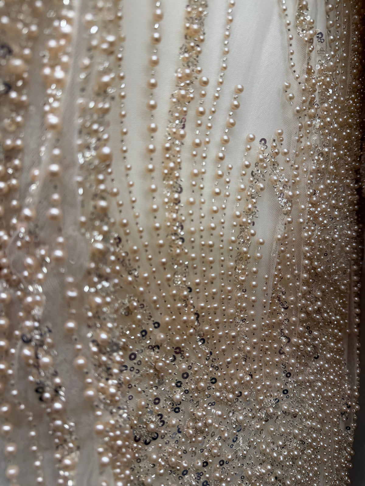 The Lora dress gold beige