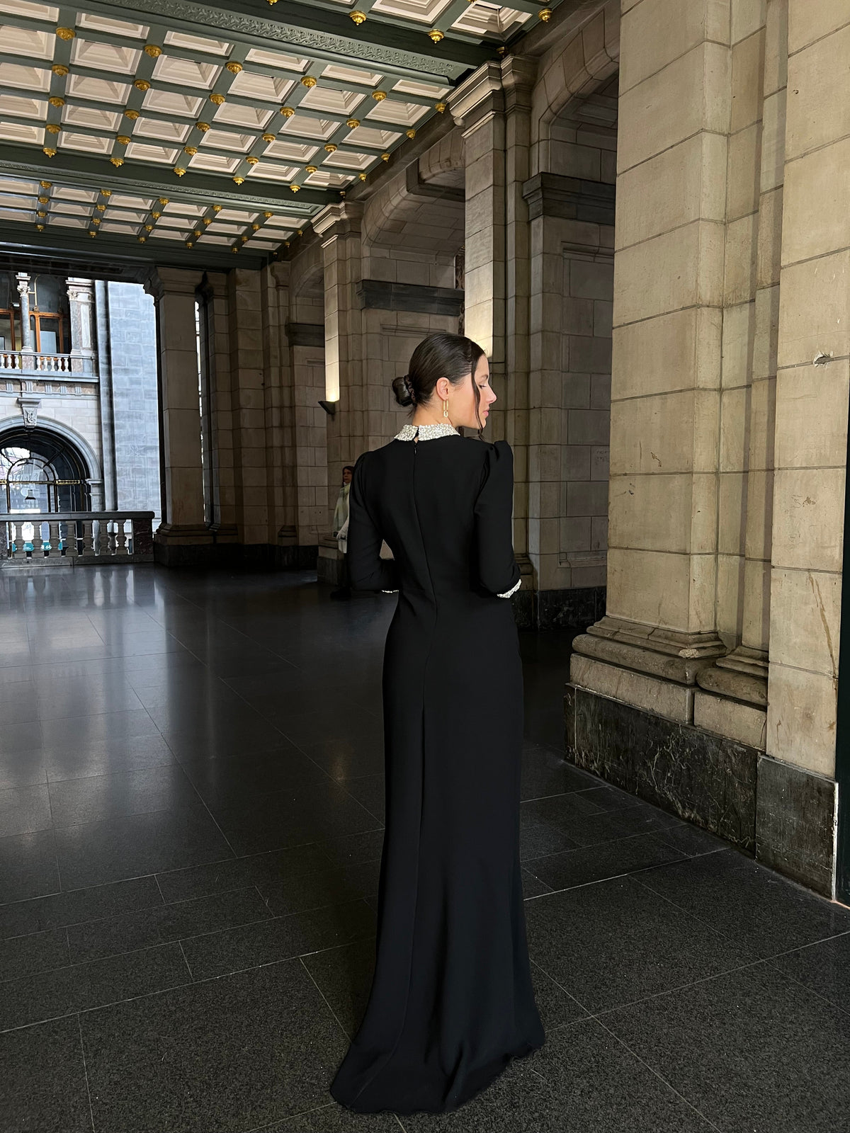 The Azura dress black